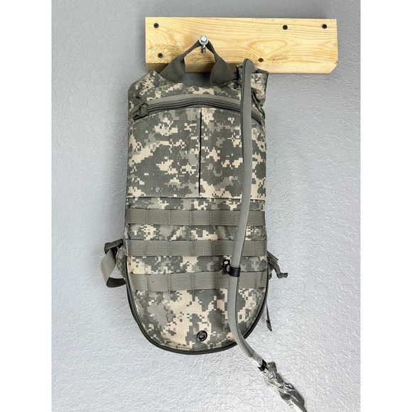 Skilcraft Hydramax‎ Max Hydration Digital Camo Bladder Included Camel Backpack - Picture 1 of 6